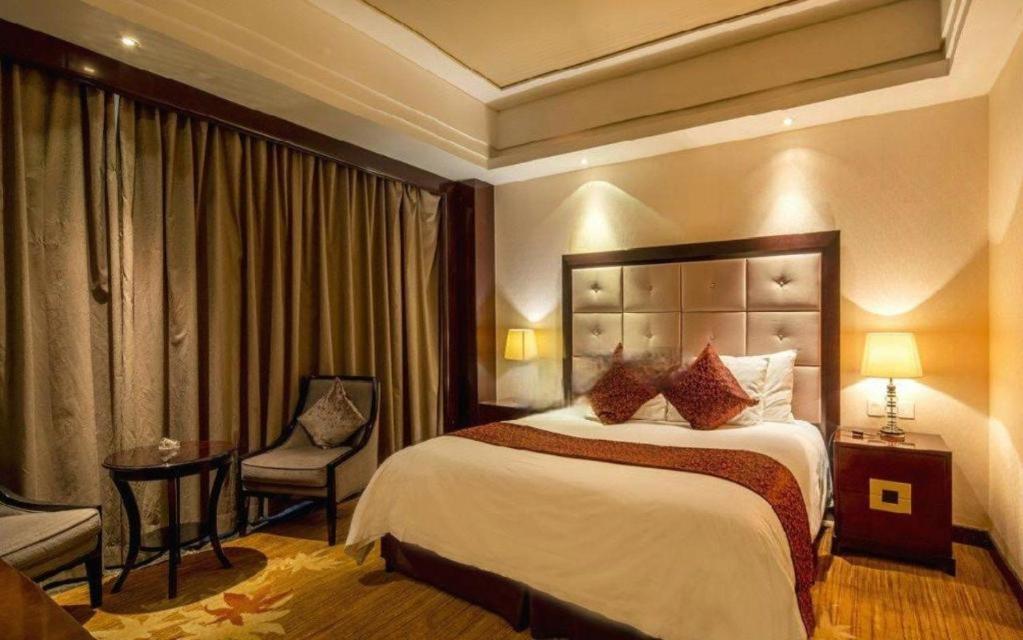 New Century Grand Hotel Xinxiang Eksteriør billede